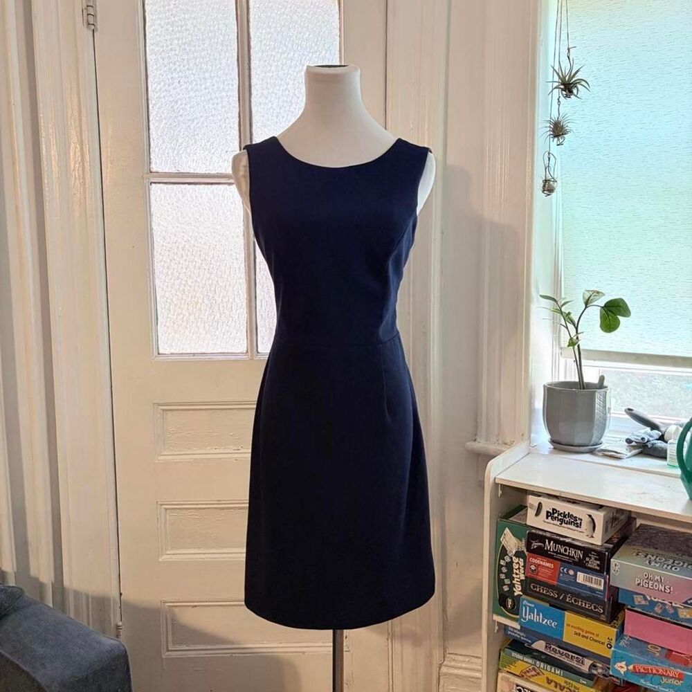 Betsey Johnson Navy Sleeveless Open Back Knee Length Cocktail Dress | 6 / Small